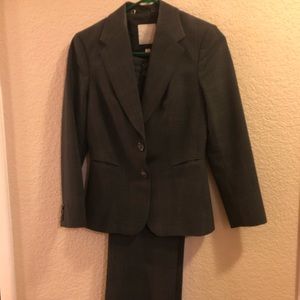 Woman’s business Suit